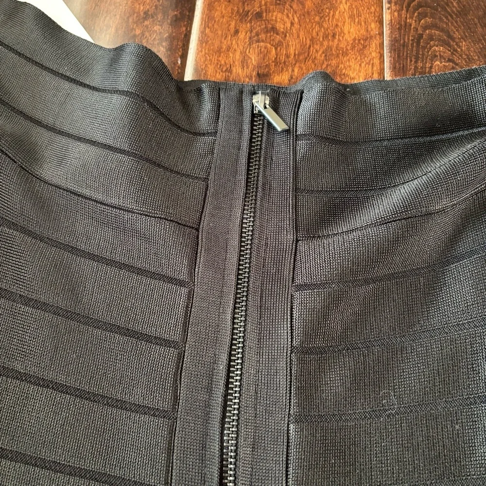 NWT French Connection Black Off-Shoulder Bodycon Dress - Picture 6 of 7